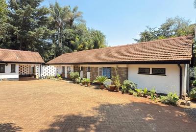 4 Bed House with En Suite at Kyuna - 2