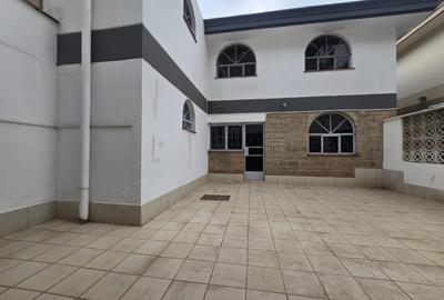 4 Bed House with En Suite in Spring Valley