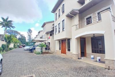 5 Bed Townhouse with En Suite at Lavington - 3