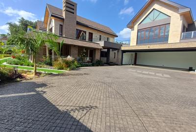 4 Bed House with En Suite in Runda