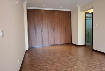 3 Bed Apartment with En Suite at Brookside Drive