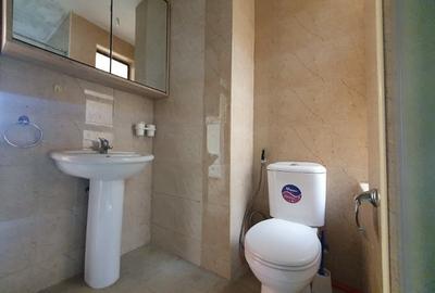 3 Bed Apartment with En Suite in Parklands - 4