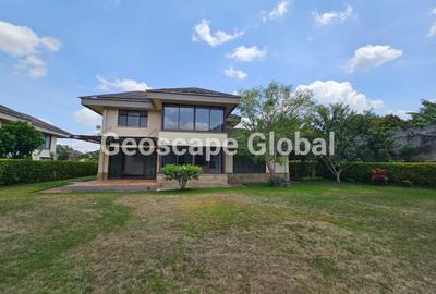 4 Bed House with En Suite in Ridgeways