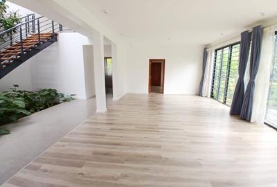 4 Bed House with En Suite in Runda