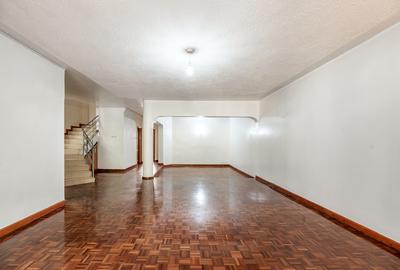 5 Bed Townhouse with En Suite in Lavington
