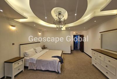 5 Bed House with En Suite in Runda - 4