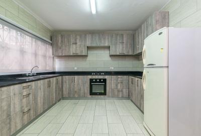 3 Bed Apartment with En Suite in Kileleshwa