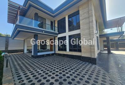 5 Bed House with En Suite in Runda - 2