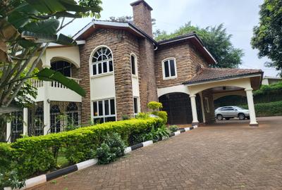 4 Bed House with En Suite in Hill View