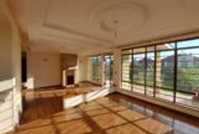 4 Bed House with En Suite in Kiambu Road