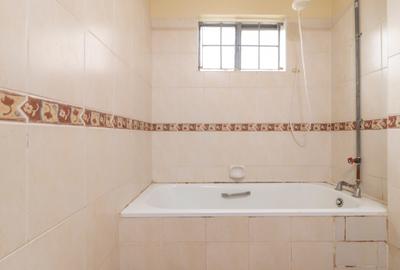 3 Bed Apartment with En Suite in Kileleshwa