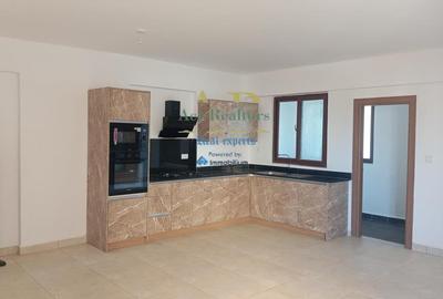 1 Bed Apartment with En Suite at Westlands - 4