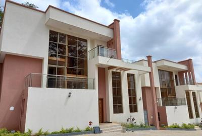 5 Bed Townhouse with En Suite in Lavington