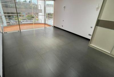 3 Bed Apartment with En Suite in Riverside - 4