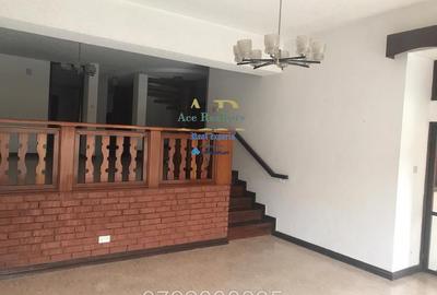 5 Bed Townhouse with En Suite at Westlands - 4