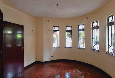 Serviced 5 Bed Apartment with En Suite in Riverside - 3