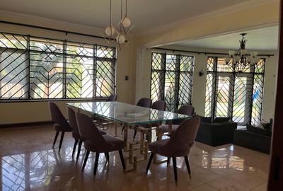6 Bed House with En Suite in Runda