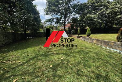 5 Bed House with En Suite in Runda - 4