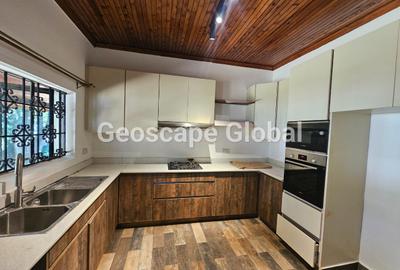 4 Bed House with En Suite in Spring Valley - 4