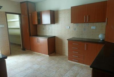 5 Bed Villa with En Suite in Lavington - 3