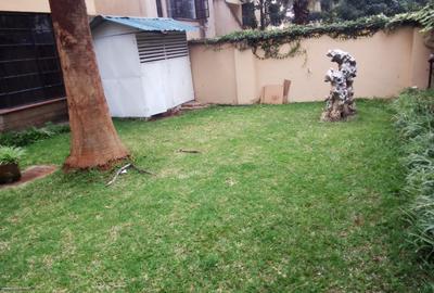 5 Bed Villa with En Suite in Lavington