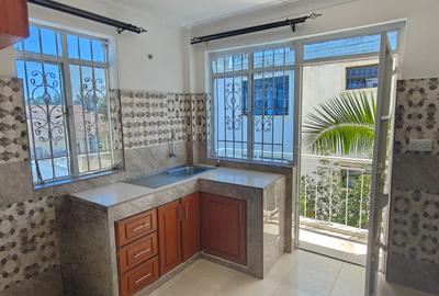 3 Bed Apartment with En Suite in Karen - 4