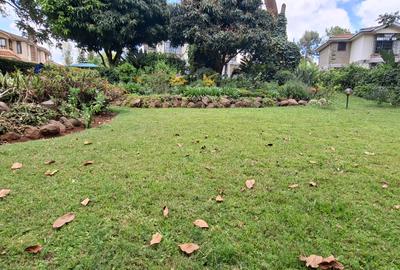 4 Bed House with En Suite at Nyari - 2