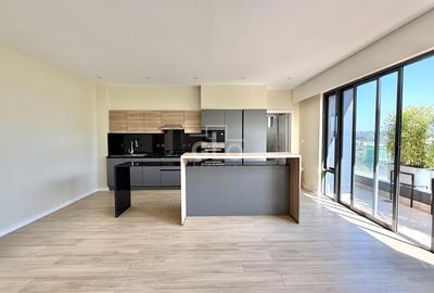 4 Bed Apartment with En Suite in Riverside