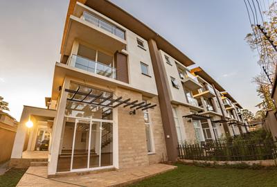 4 Bed Townhouse with En Suite at Lavington