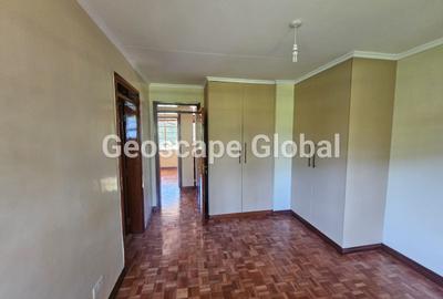 4 Bed House with En Suite in Runda