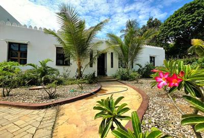 3 Bed Villa with En Suite in Diani - 2