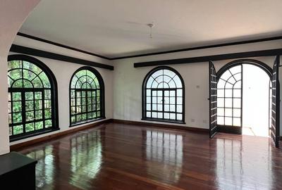 4 Bed Townhouse with En Suite in Riverside - 3