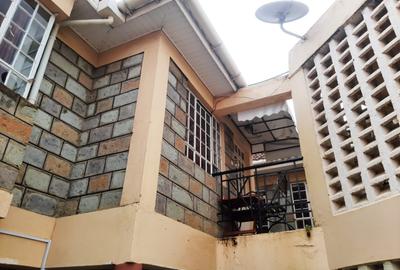 10 Bed House with En Suite at Chady Road - 3