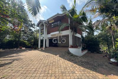 6 Bed Townhouse with En Suite in Westlands Area