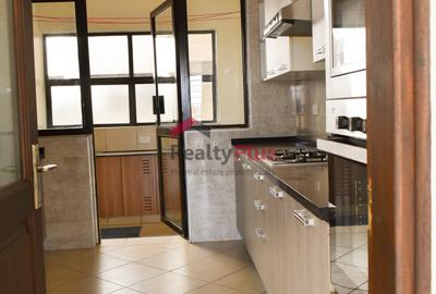 3 Bed Apartment with En Suite in Westlands Area - 2