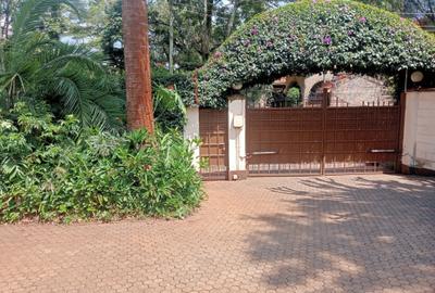4 Bed House with En Suite at Rosslyn Lone Tree