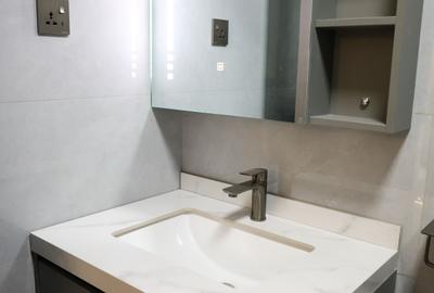 2 Bed Apartment with En Suite at Off George Padmore - 2