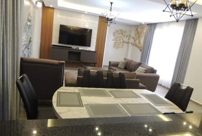 Serviced 3 Bed Apartment with En Suite at Rosewood Avenue