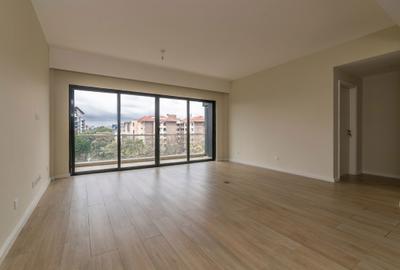 2 Bed Apartment with En Suite in Riverside