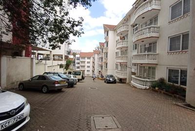 3 Bed Apartment with En Suite at Off Rhapta Road