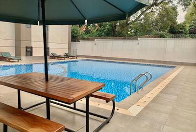 Serviced 3 Bed Apartment with En Suite in Riverside