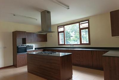 4 Bed Apartment with En Suite in Riverside