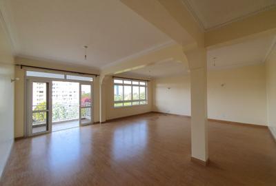 3 Bed Apartment with En Suite at Brookside