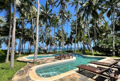 7 Bed Villa with En Suite at South Coast