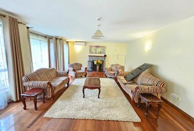 5 Bed House with En Suite in Runda - 3