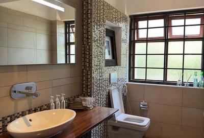 5 Bed Villa with En Suite in Runda - 3