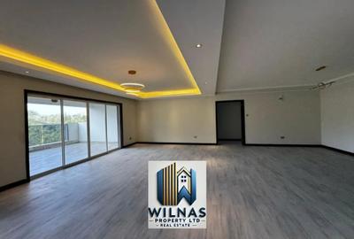 3 Bed Apartment with En Suite in Riverside