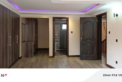 5 Bed Townhouse with En Suite in Lavington - 2