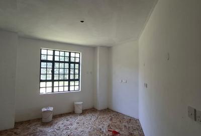 6 Bed House with En Suite in Runda - 3