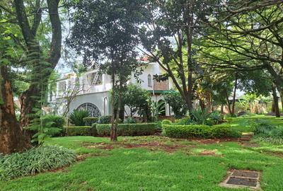 5 Bed House with En Suite in Nyari - 4